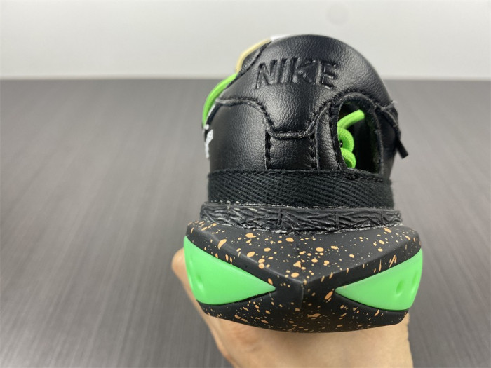 Off-White x Nike Blazer Low "Black / Green"  DH7863-001