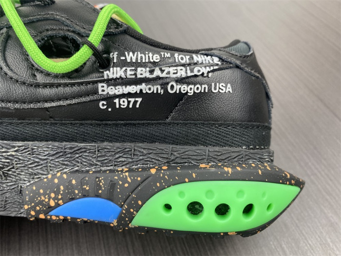 Off-White x Nike Blazer Low "Black / Green"  DH7863-001