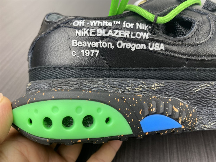 Off-White x Nike Blazer Low "Black / Green"  DH7863-001