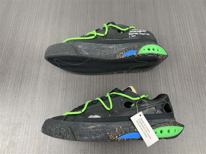 Off-White x Nike Blazer Low "Black / Green"  DH7863-001